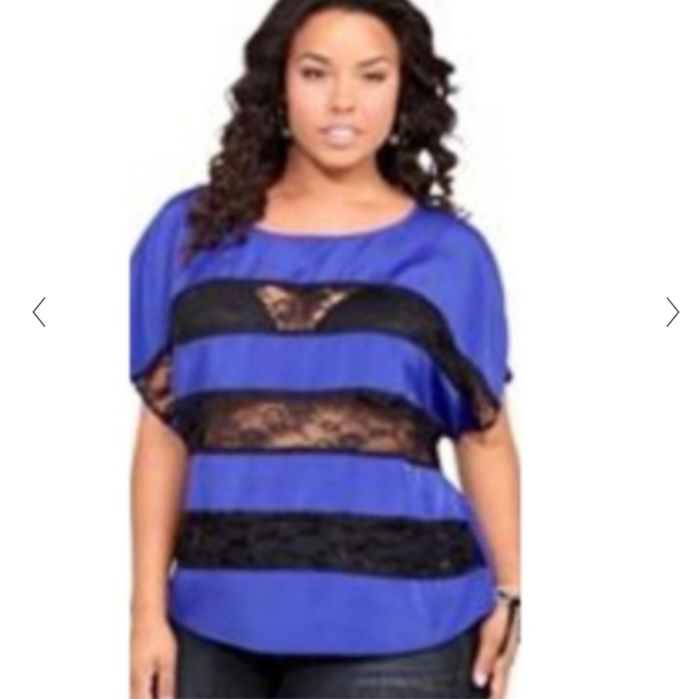 Torrid top size 1. Actual color Royal Blue!